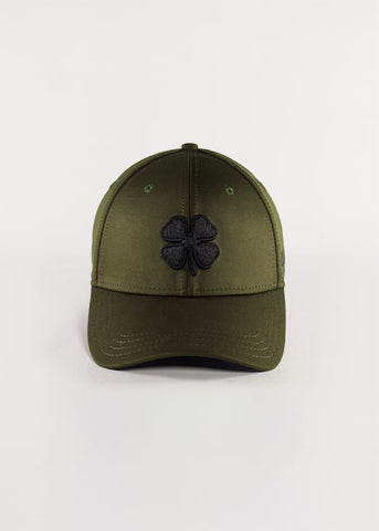 قبعة بلاك كلوفر 43 الفاخرة (زيتوني / شعار أسود)